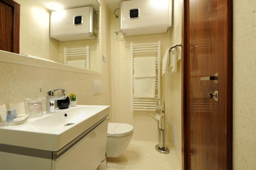 Main Street Studio And Rooms Zadar Exterior photo