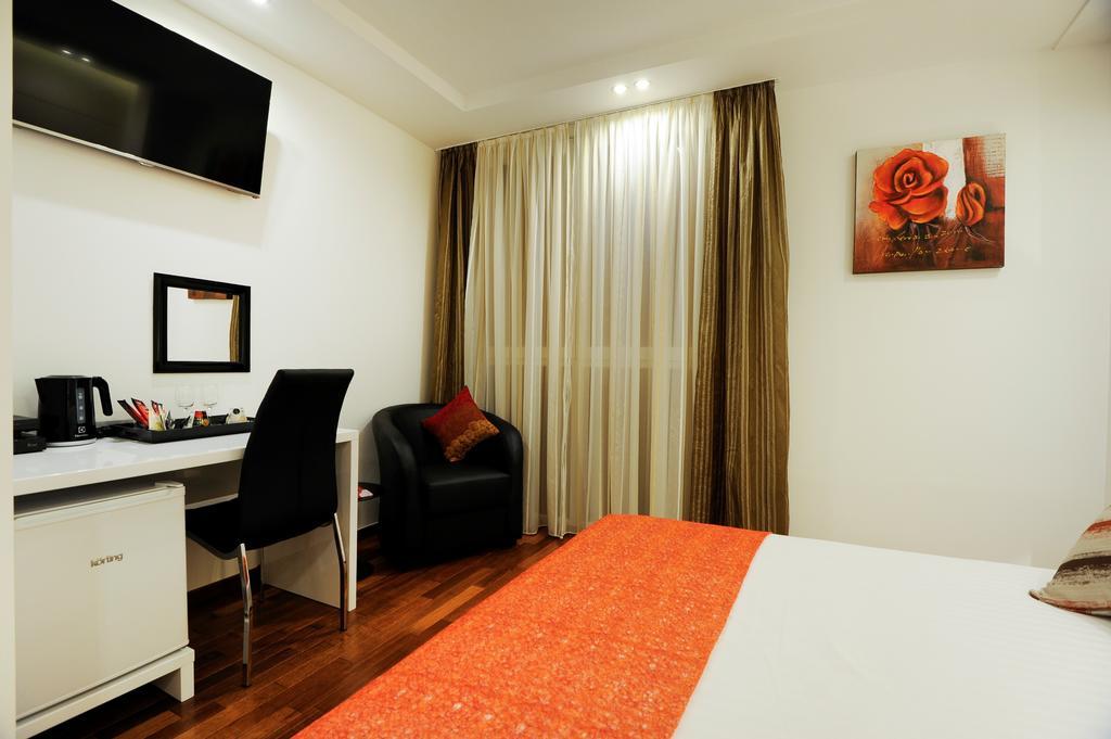Main Street Studio And Rooms Zadar Room photo