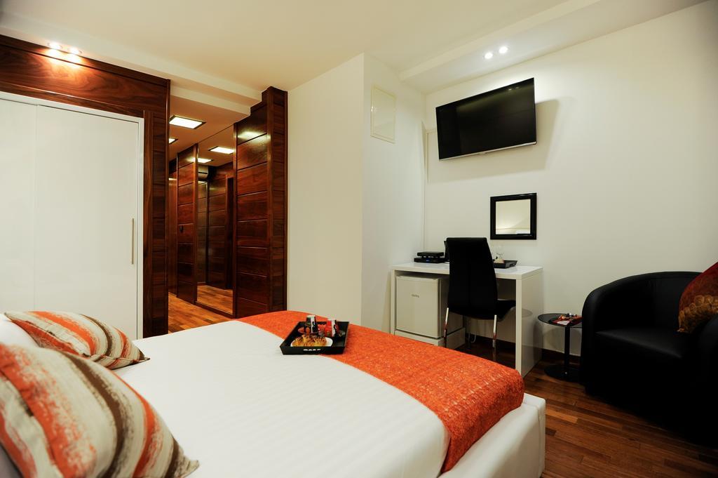 Main Street Studio And Rooms Zadar Room photo
