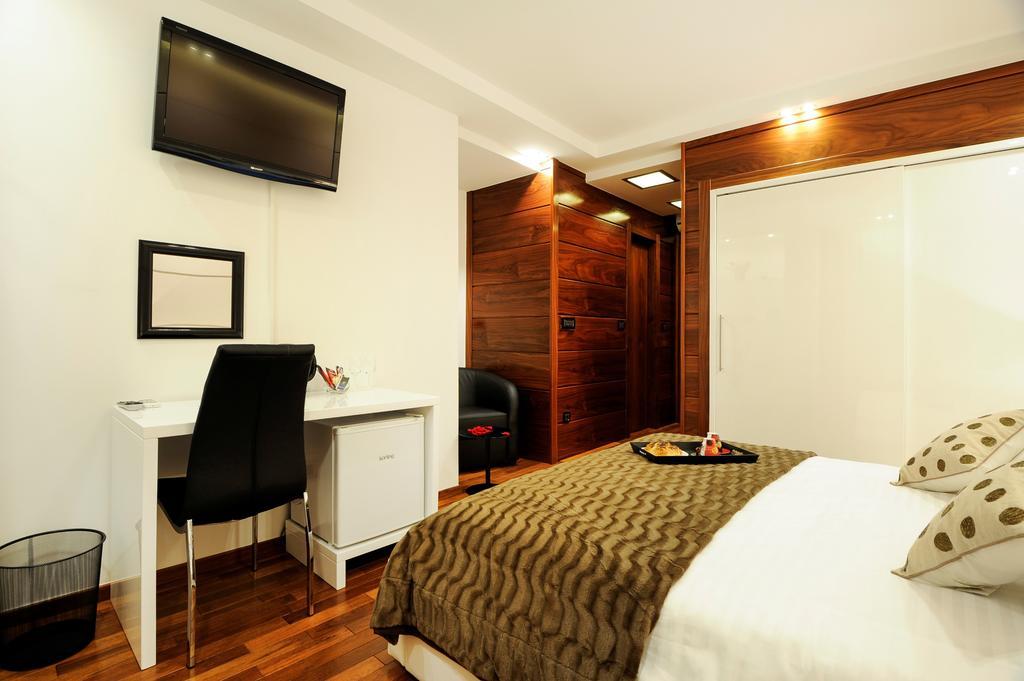 Main Street Studio And Rooms Zadar Room photo